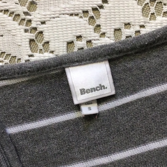 Bench gray with white stripe full length shrug oversized - Picture 6 of 9